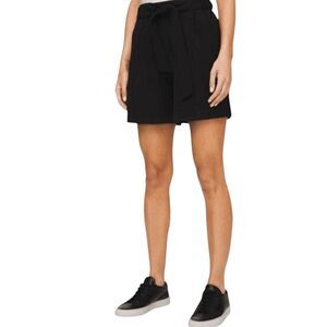 LULULEMON ATHLETICA Noir Hi-Rise Short '5.5" In Black Size 2